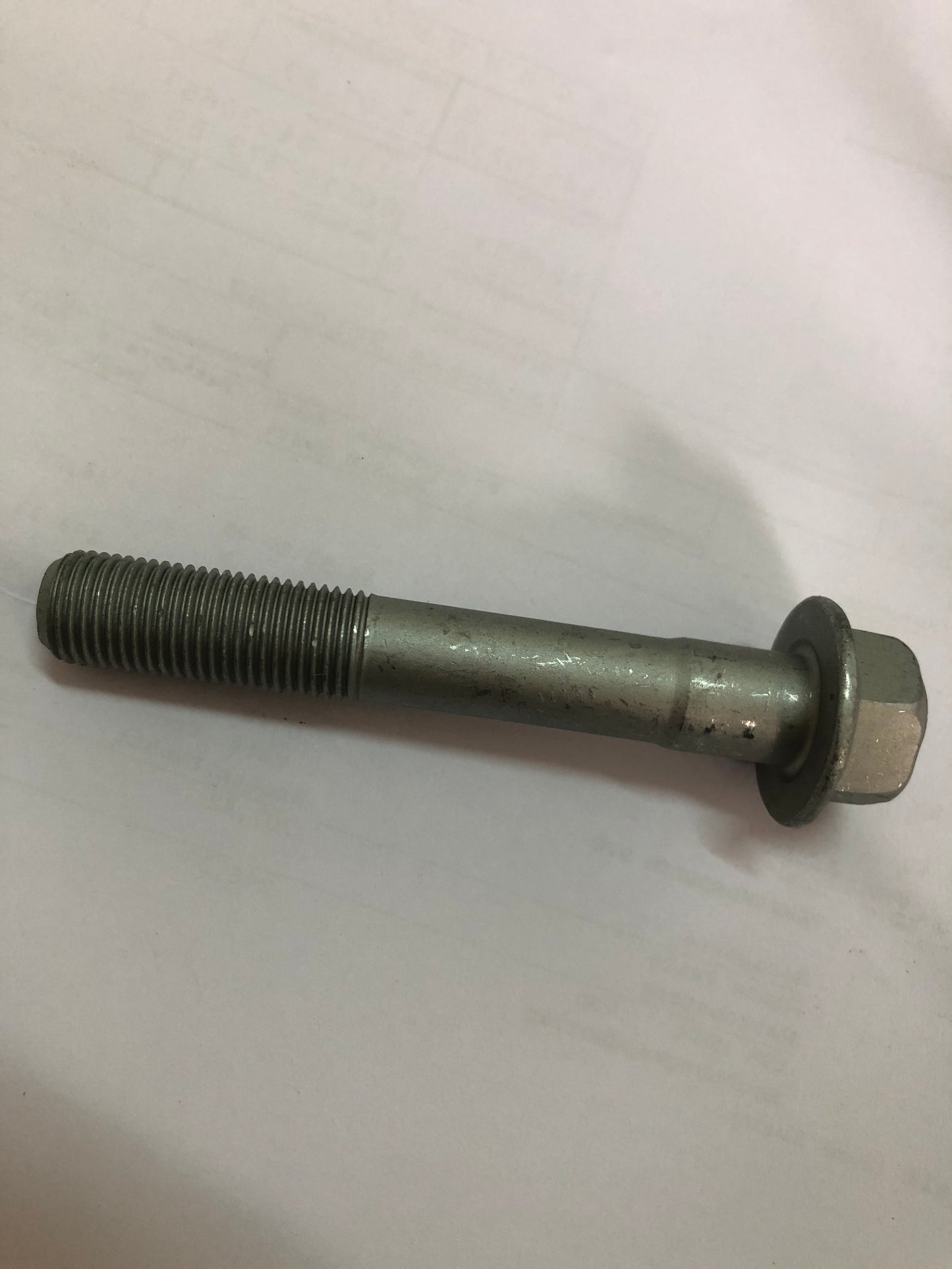 Schraube für Hinterachslenker